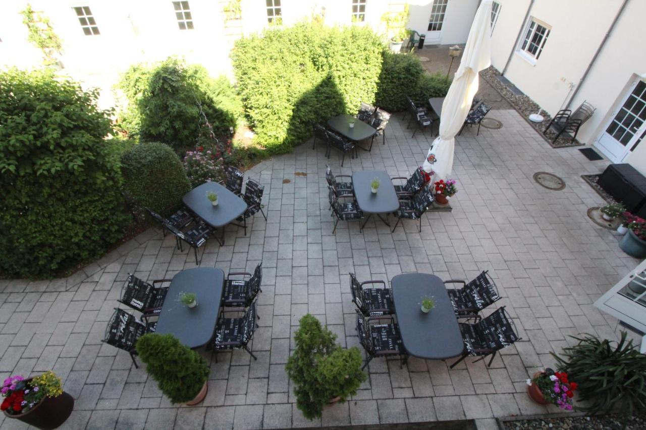 Hotel Weisser Schwan Erfurt Exterior photo