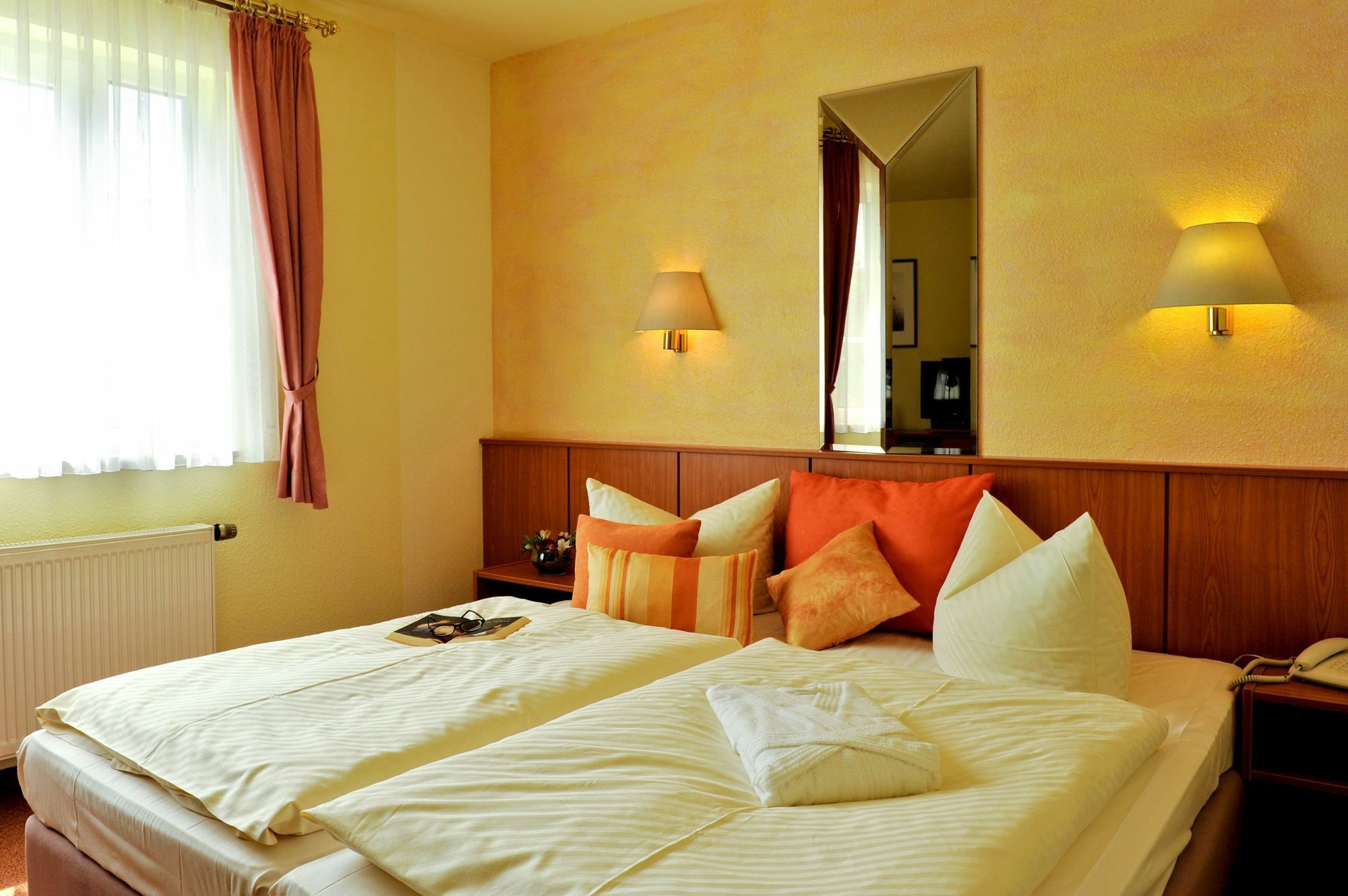 Hotel Weisser Schwan Erfurt Exterior photo